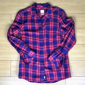GAP fitted boyfriend plaid button up shirt Small